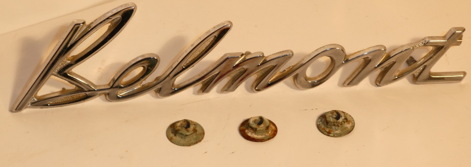 HOLDEN BELMONT BADGE ORIGINAL HK HT HG 3 PIN INC NUTS cursive VGC 7435747