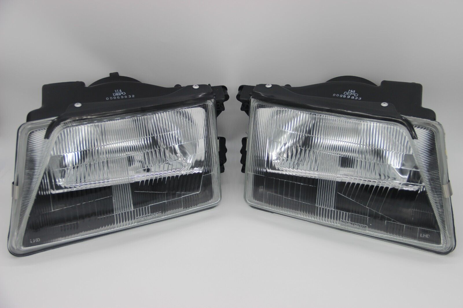 fits Suzuki Forsa / Chevrolet Sprint Headlights Headlamps Beams Set Assembly