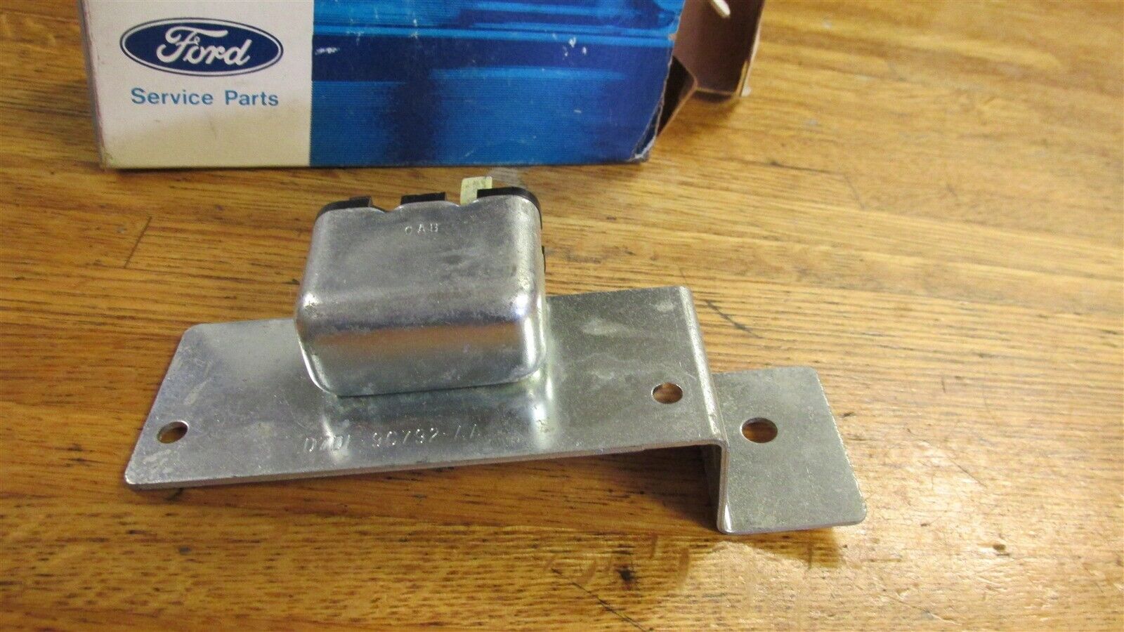 NOS 1976 - 1980 FORD GRANADA MERCURY MONARCH CRUISE SPEED CONTROL RELAY ASSEMBLY