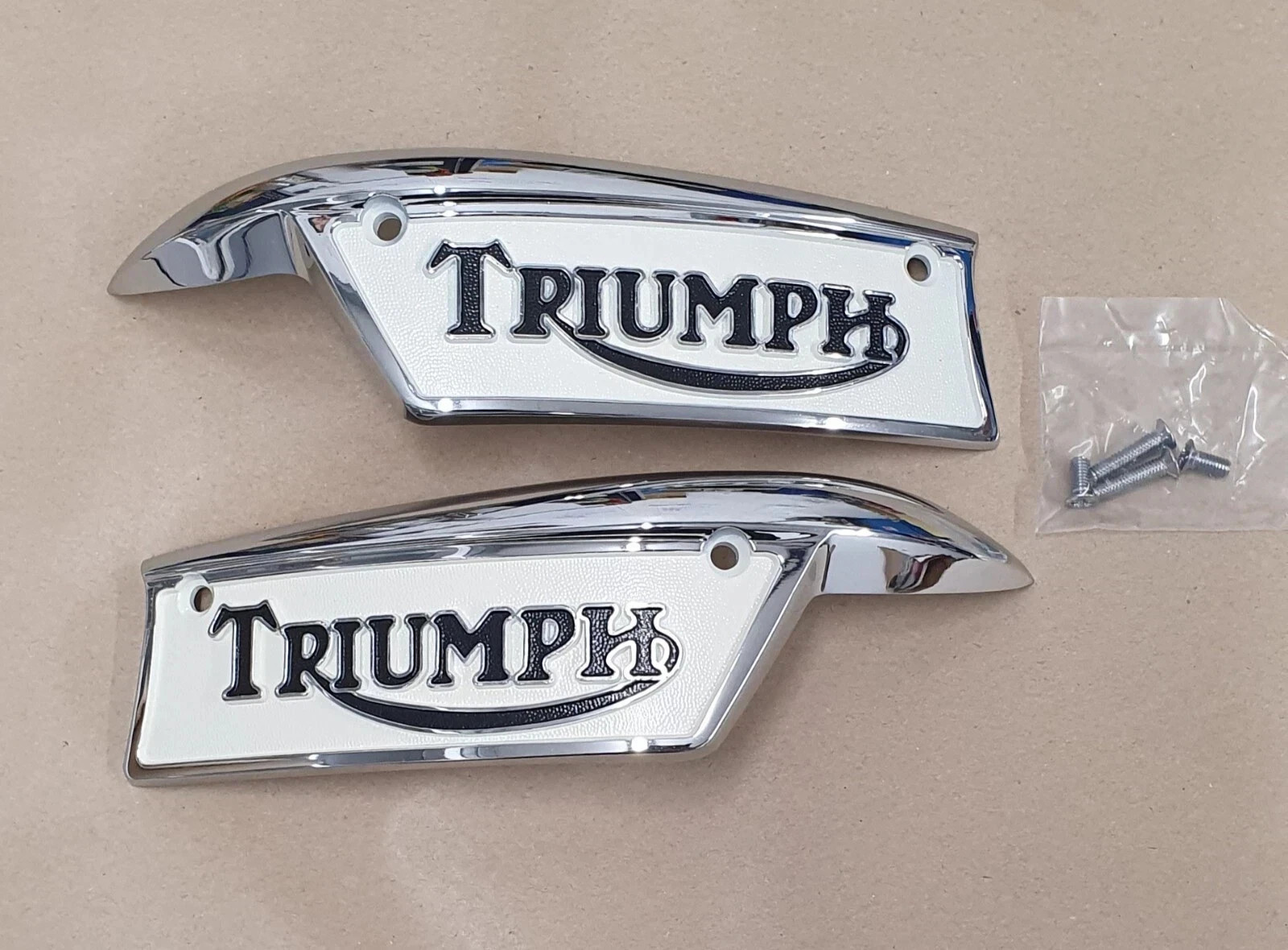 FIT TRIUMPH TANK BADGES 1969 ONWARDS 82-9700/9701 T100 T120 T140 T150 WITH SCREW