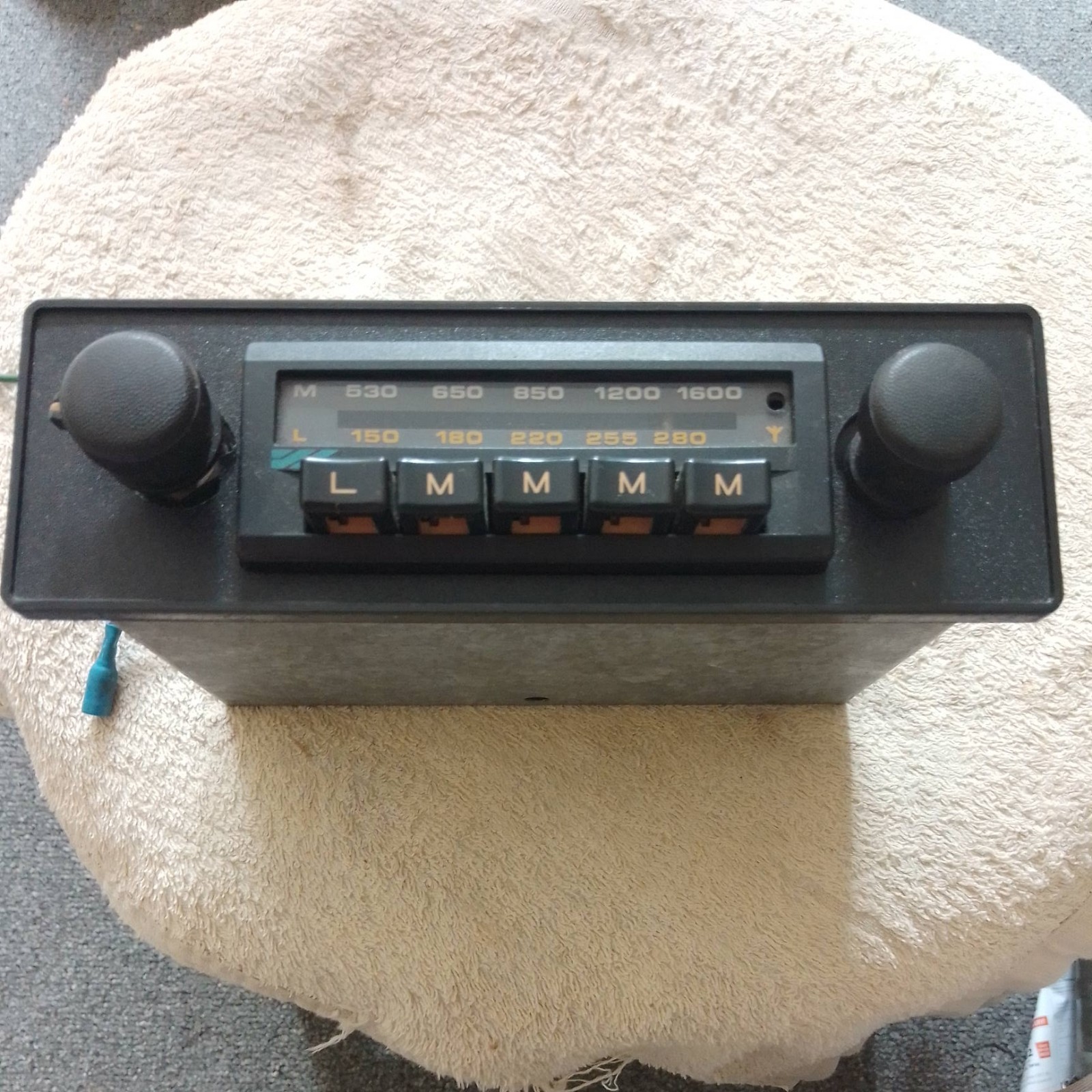 British Leyland - Austin Rover Car Stereo - 80's MW/LW Radio Motarola