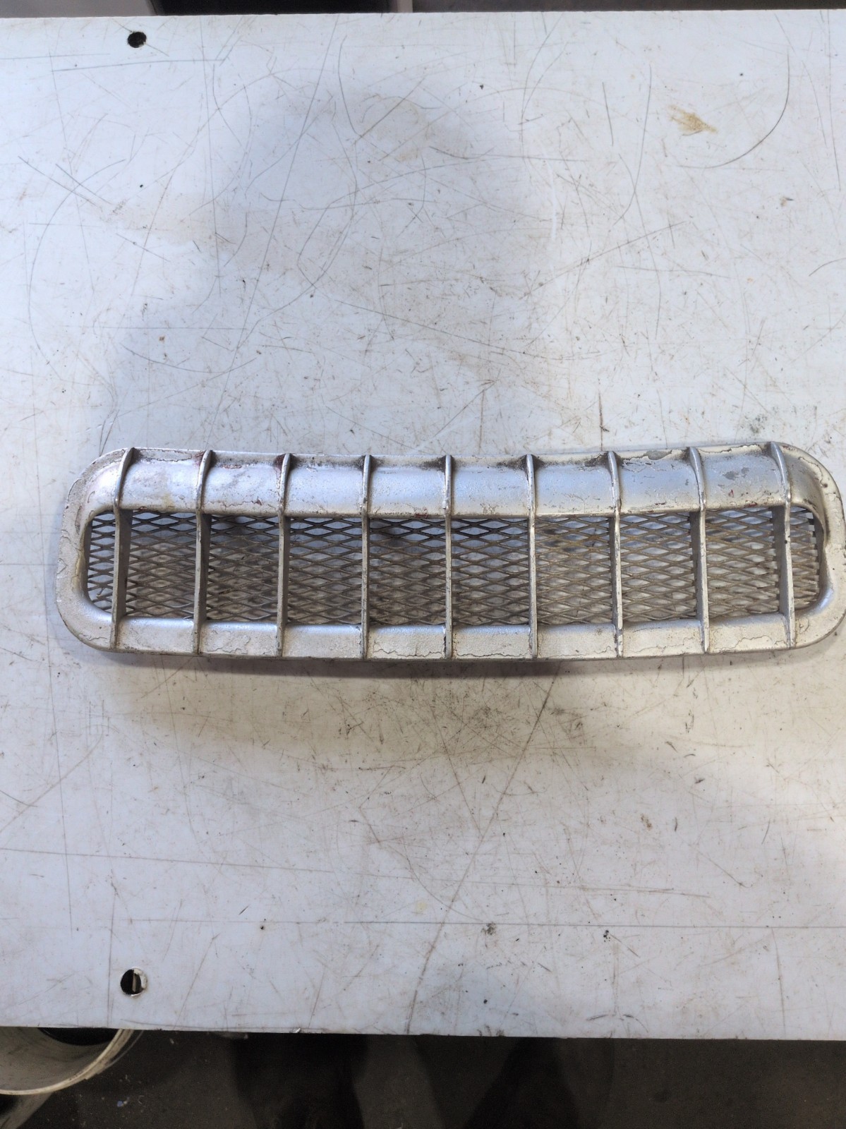 READ 1961 1962 ? Volvo 1800 Cowl  Air Vent Grill Jensen Models ?