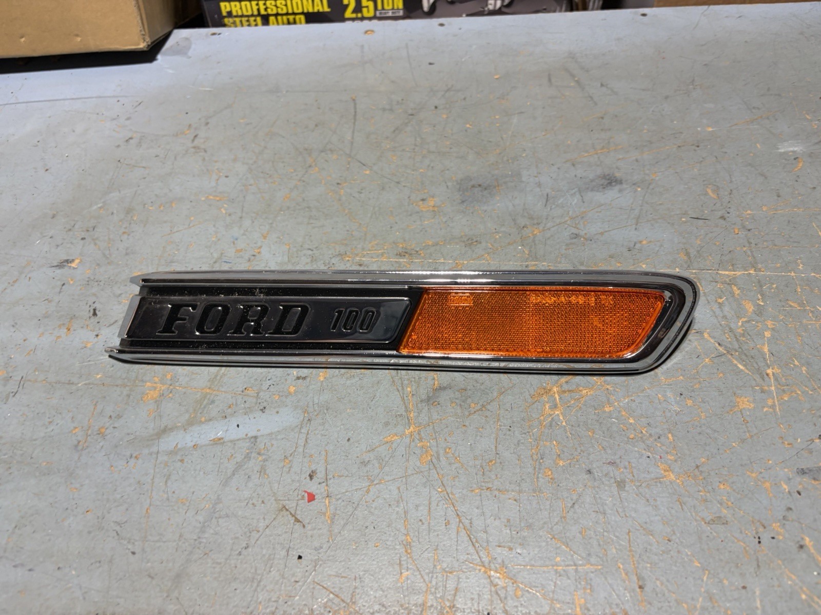 68 69 70 71 72 1968 1969 1970 1971 1972 FORD TRUCK HOOD CHROME F100 EMBLEM RH