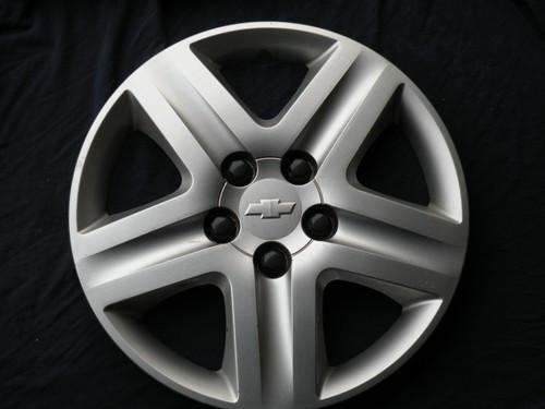 Chevrolet Impala Monte Carlo Hubcap OEM 16