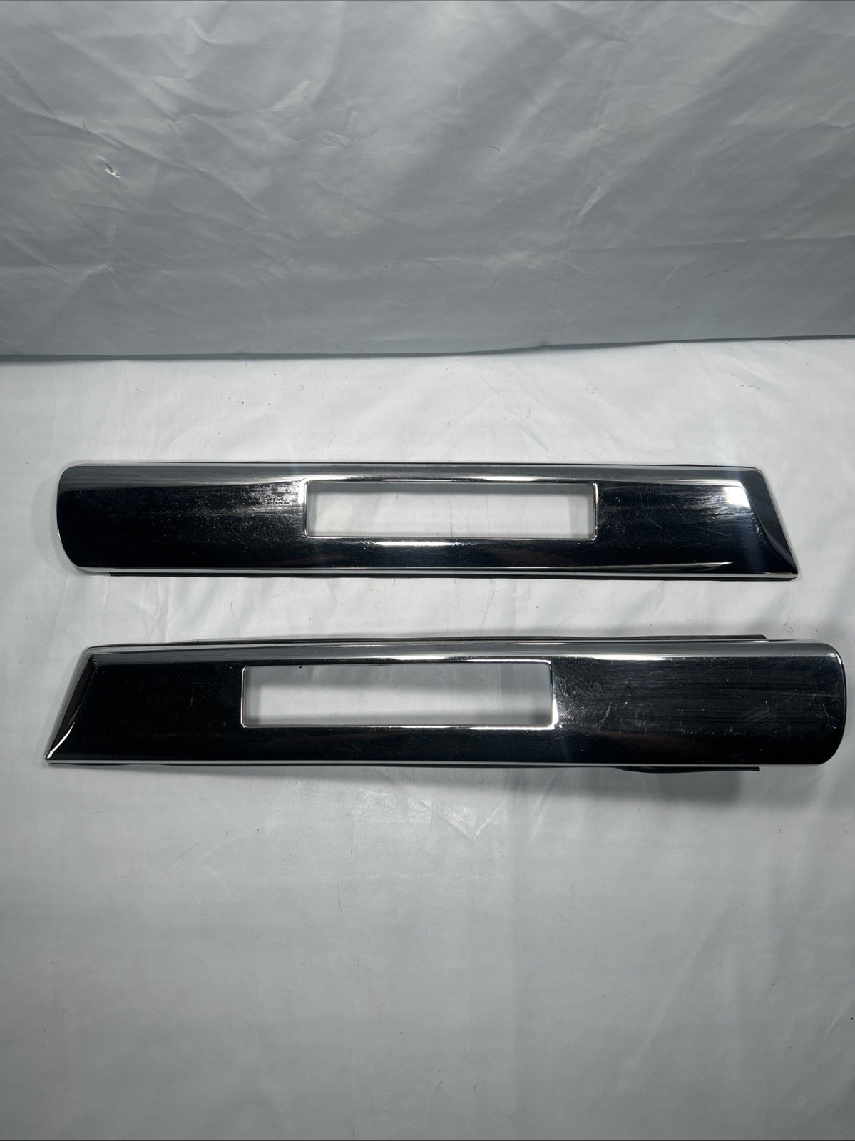 1991 Chrysler Imperial New Yorker Turn Signal Fender Molding 5263053 5263052 OEM