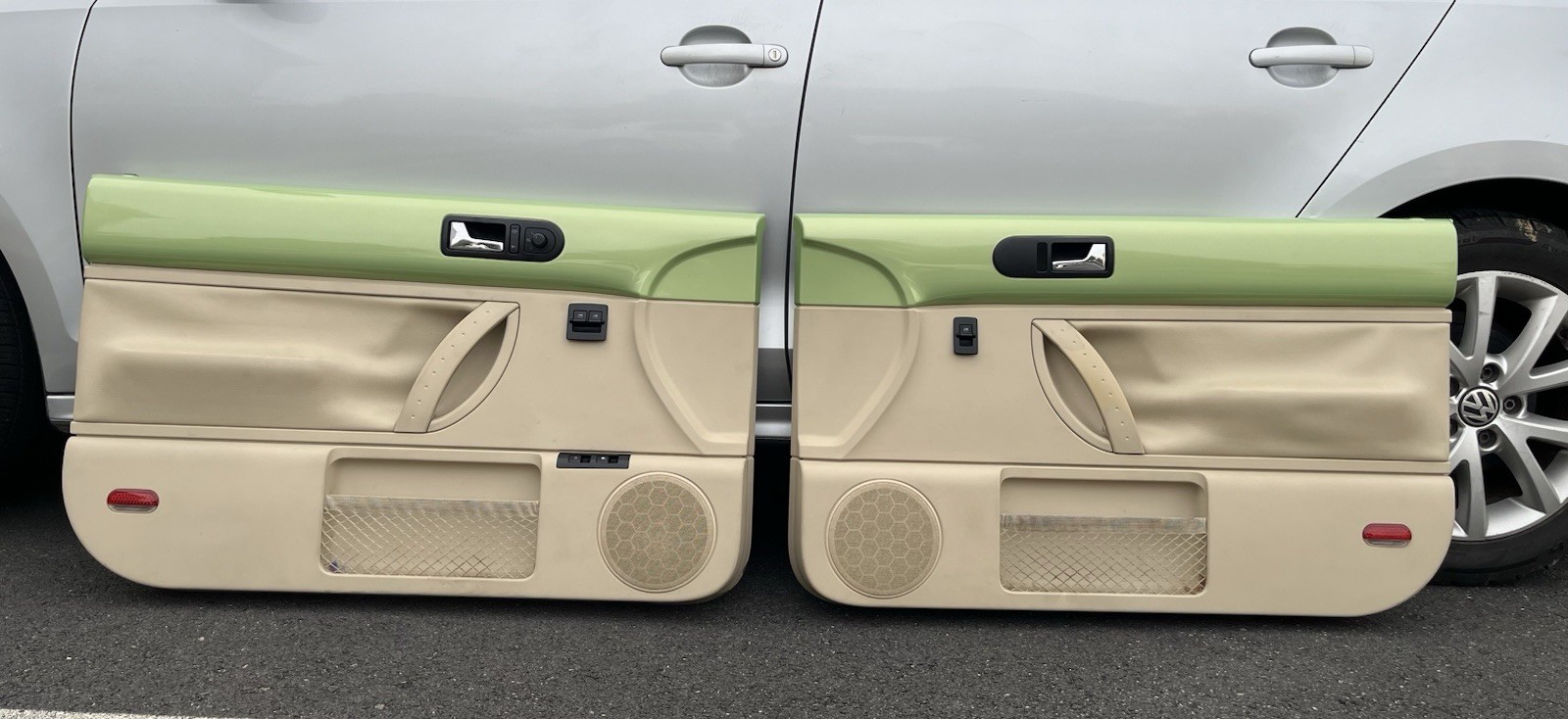 ✅ 1998-2010 VW New Beetle Hard Top Front Door Panels - Green Tan - BEAUTIFUL ✅