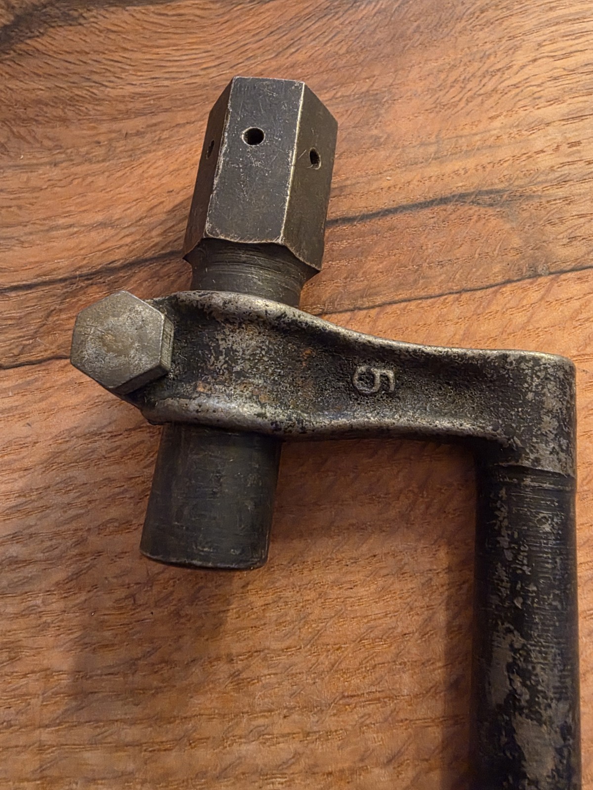 Model T Ford Stewart Warner Speedometer Swivel Mount And Extension. 4007