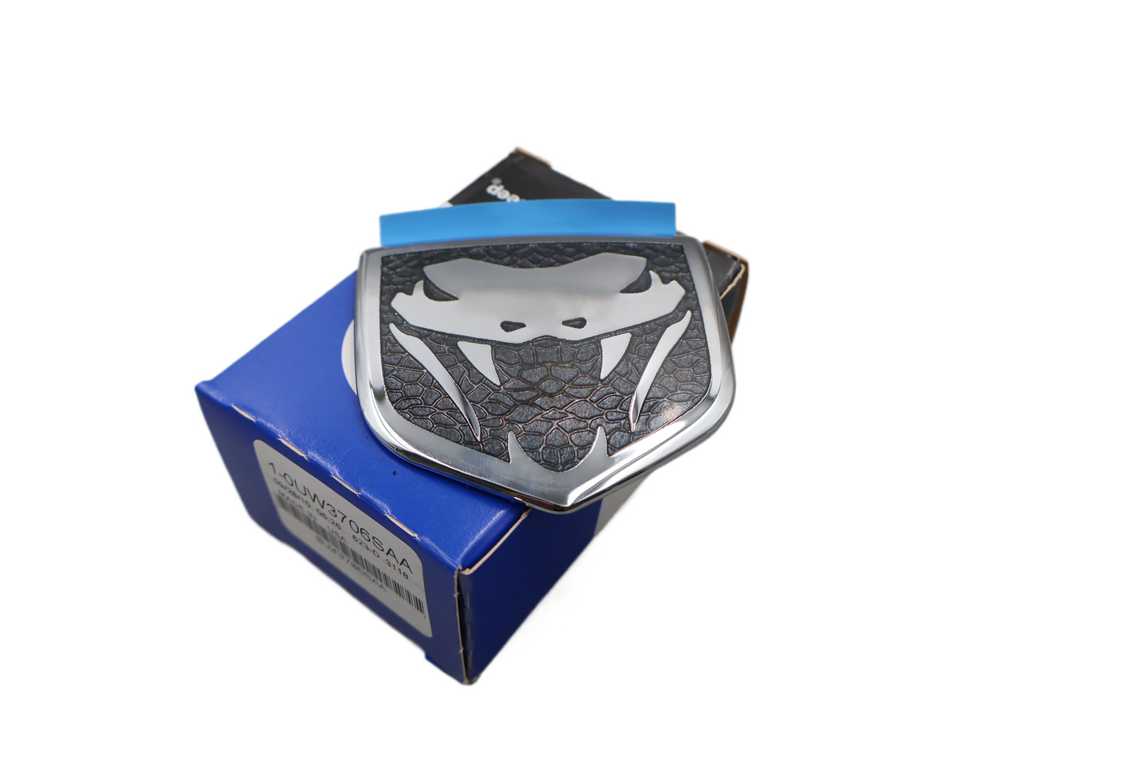 UW3706SAA NEW OEM 2003-2010 DODGE VIPER FRONT EMBLEM HOOD MEDALLION VIPER HEAD