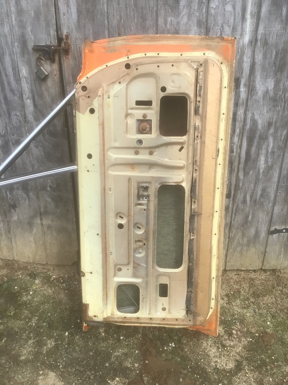 DOOR. GUTS. 1969-70 DODGE CHARGER DRIVERS SIDE DOOR ORIGINAL MOPAR