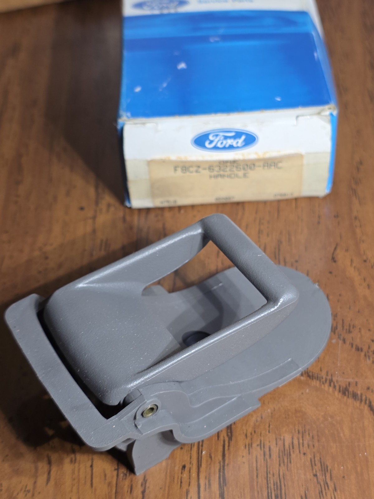 1998-2002 FORD ESCORT TRACER RH FRONT OR REAR DOOR HANDLE OEM ORIGINAL FORD