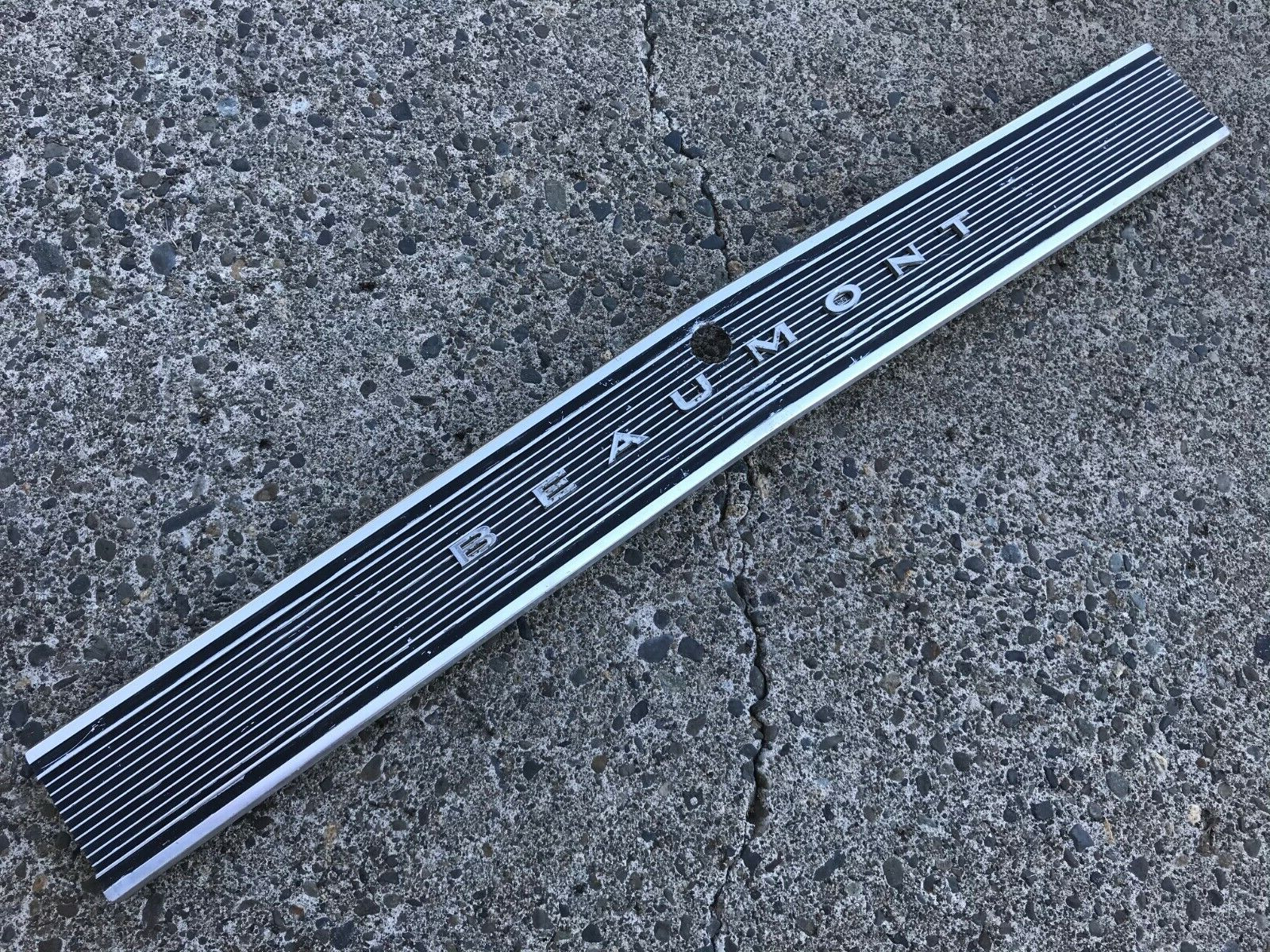 1966 66 PONTIAC BEAUMONT SPORT DELUXE USED GM TAIL PANEL TRIM MOLDING OEM