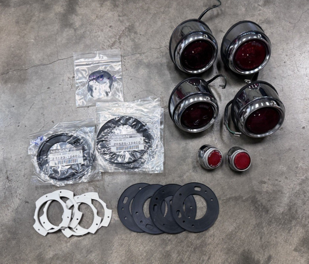 Datsun Roadster Tail Lights + Reflectors, bullet connector type  gaskets SRL-311