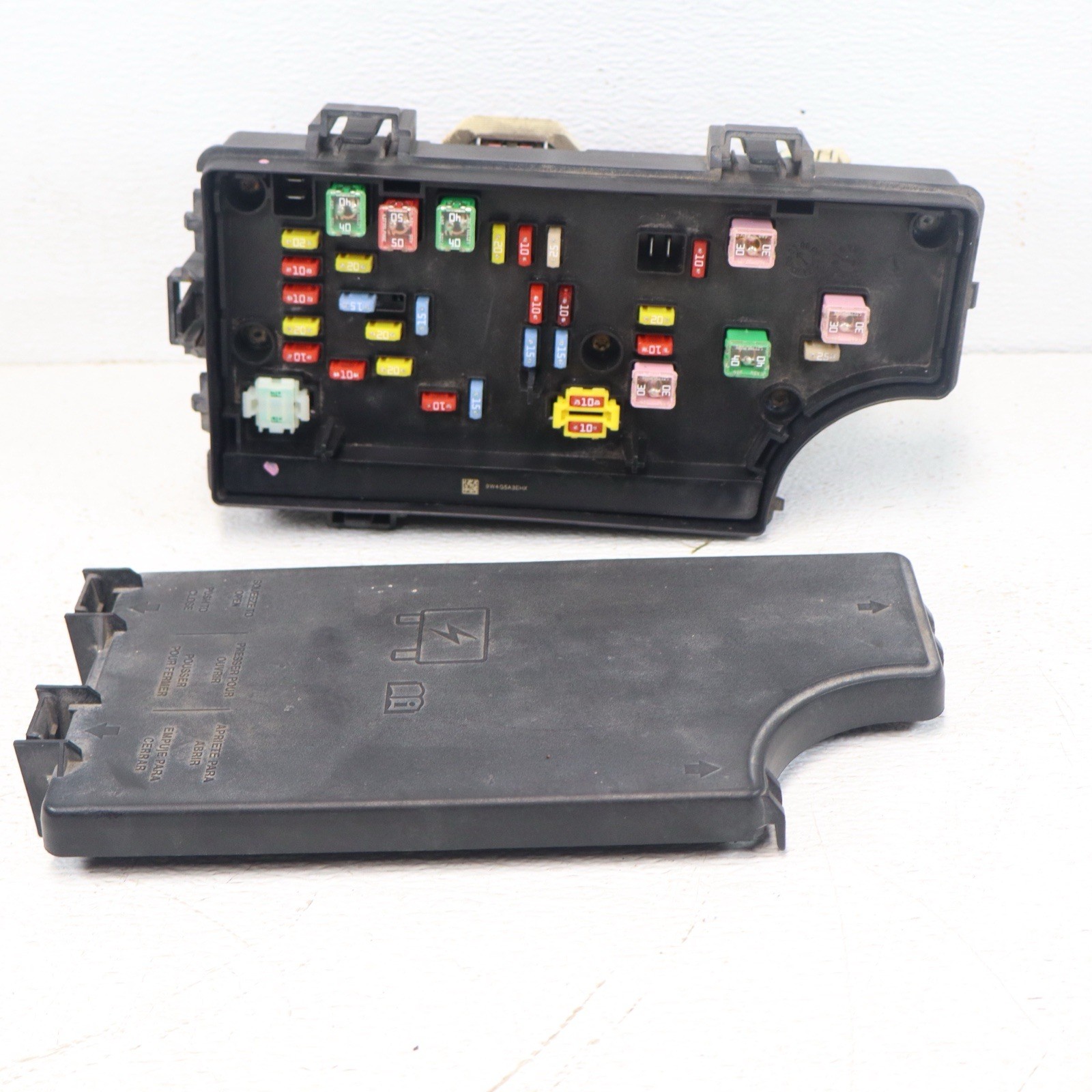 2006-2010 Chrysler PT Cruiser TIPM Totally Integrated Fuse Box w lid P56049719AP
