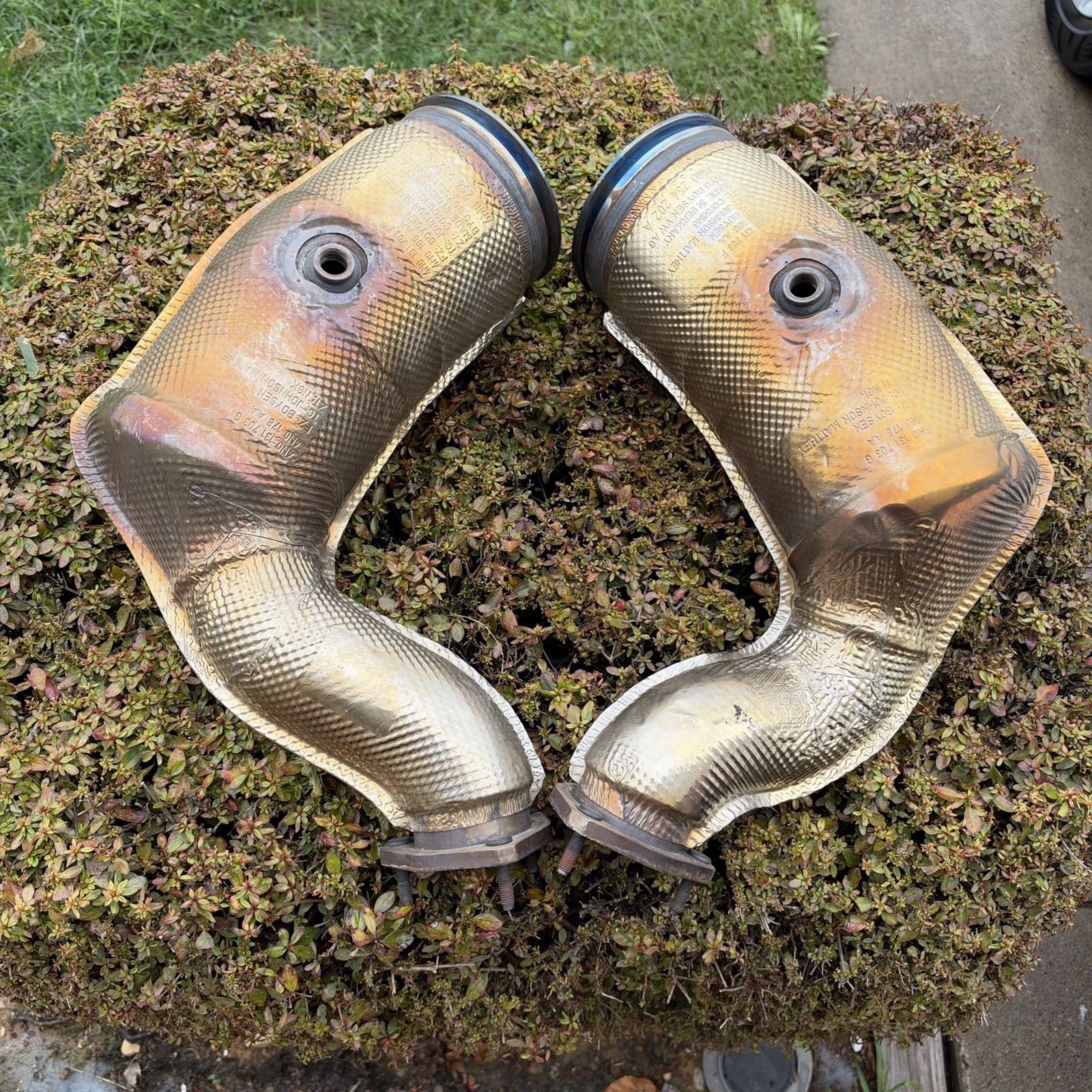 Lamborghini URUS stock Downpipe Cats